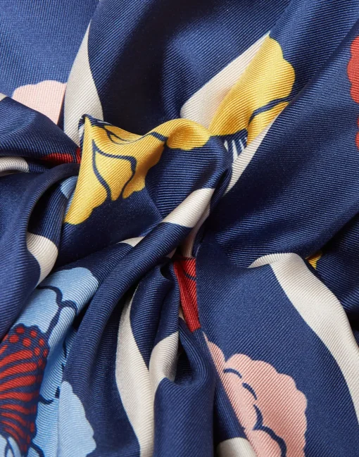 Giga ScrunchieWhitsun Blue in Silk Twill