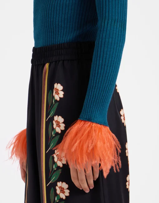 High Kick TopBlue in Ribbed Silk Cashmere With Feathers